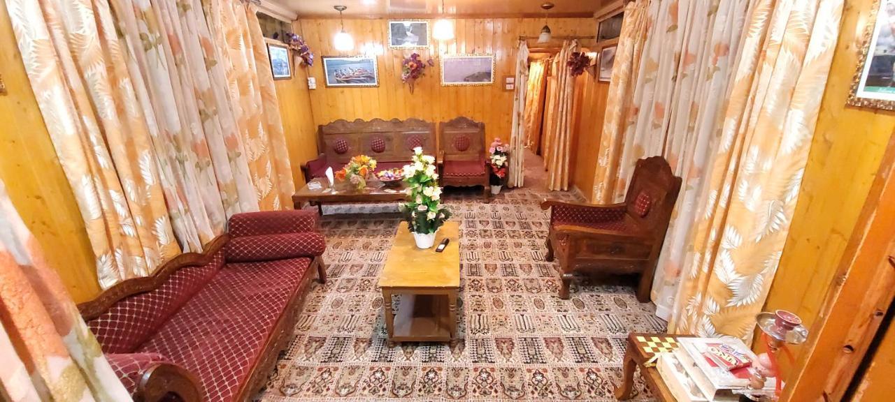 Tashkand Houseboat Srīnagar Esterno foto