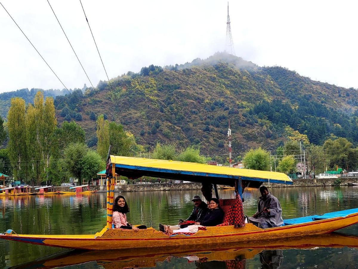 Tashkand Houseboat Srīnagar Esterno foto