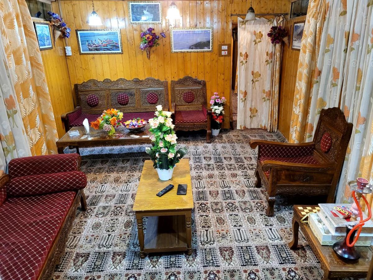 Tashkand Houseboat Srīnagar Esterno foto