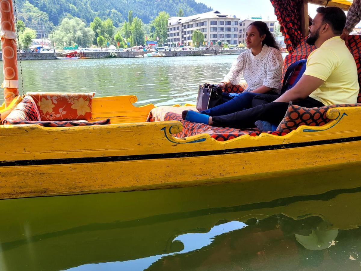 Tashkand Houseboat Srīnagar Esterno foto